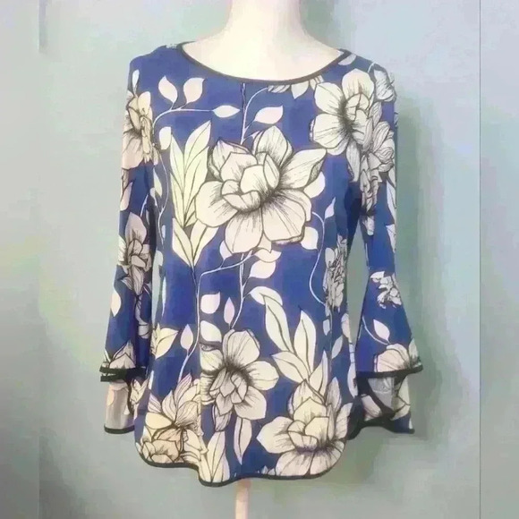 Coco Bianco Tops - Coco Bianco belle sleeve blue white black floral polyester spandex blouse size M